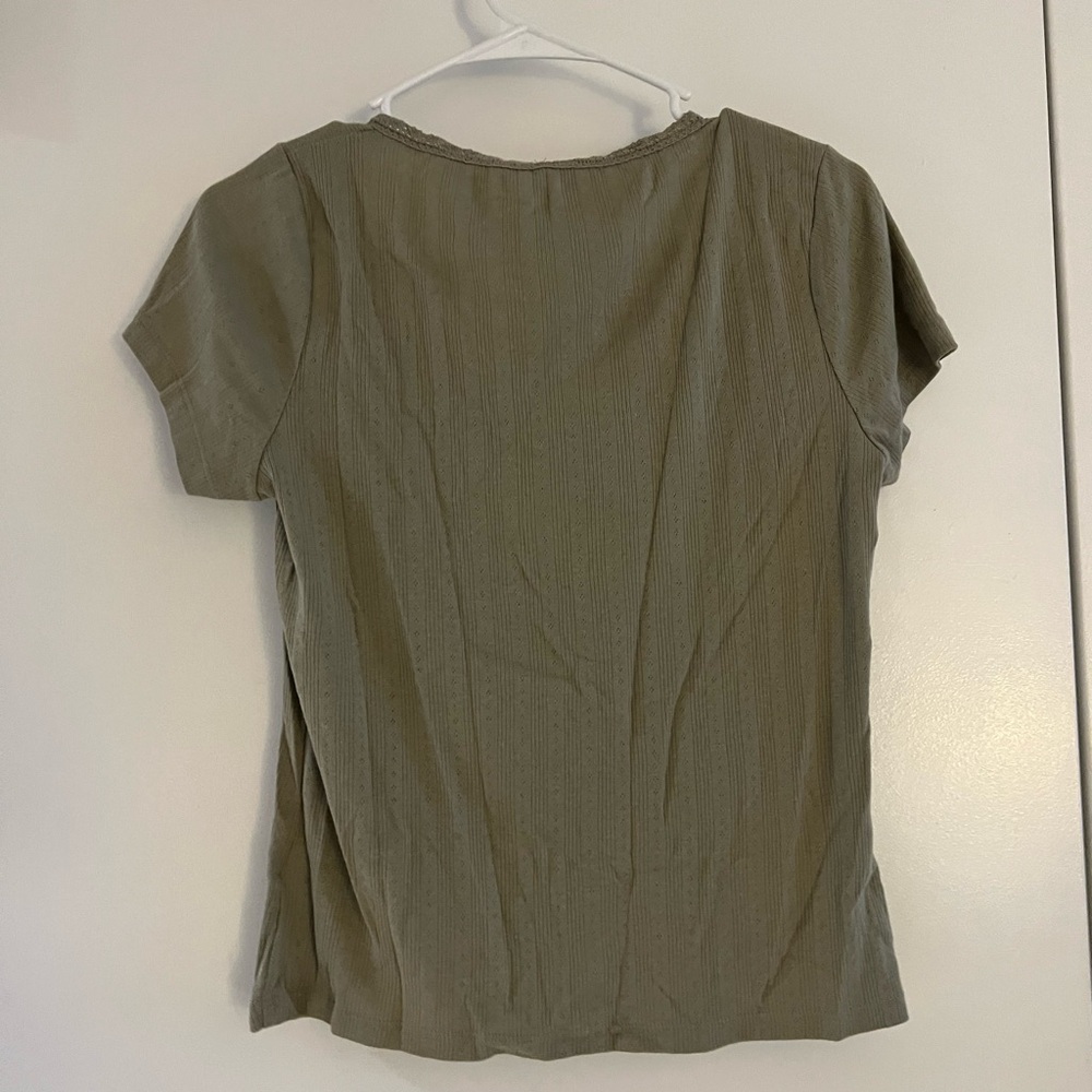 Old Navy Women’s Olive Green Tie Front Scoop Neck with Lace Short Sleeve Tee - Picture 3 of 3
